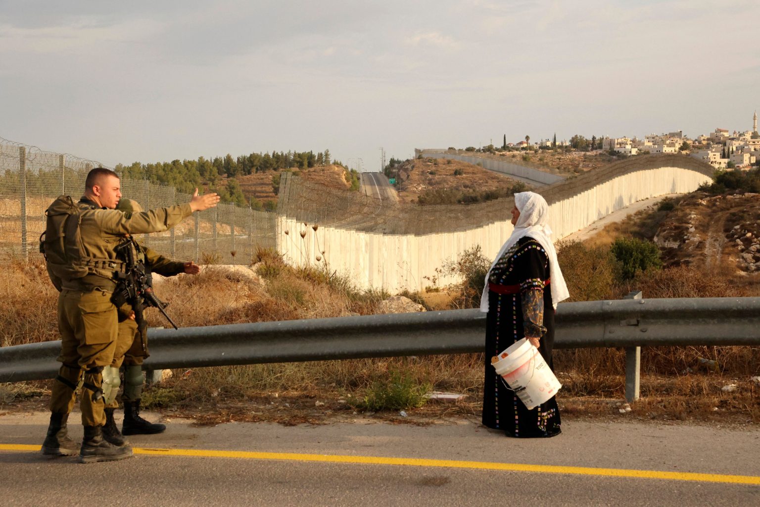 Israel debe poner fin a su ocupación de Palestina para dejar de