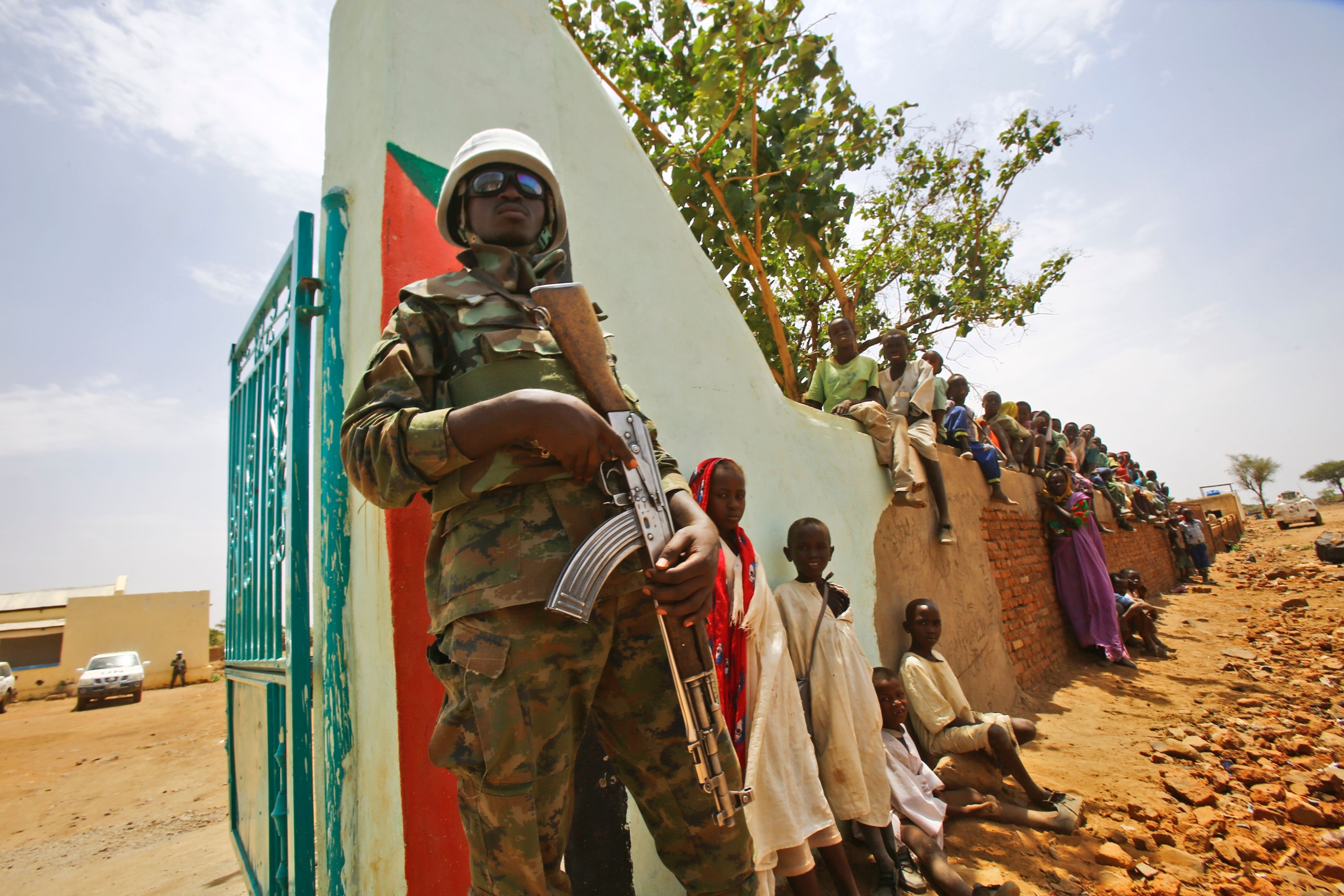 السودان: التصعيد الجديد للنزاع يُفاقم معاناة المدنيين المستمرة في دارفور  منذ 20 عامًا - منظمة العفو الدولية