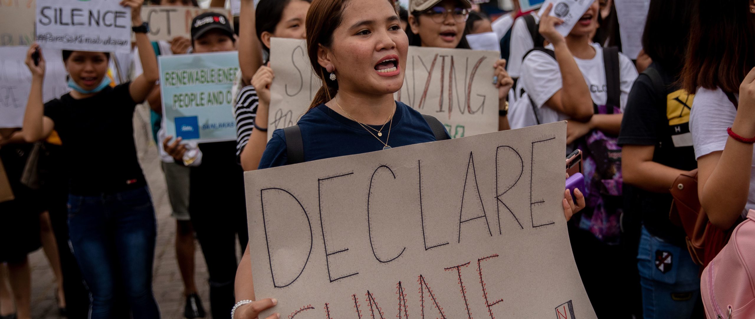 Davos: Climate emergency must come top of the agenda - Amnesty ...