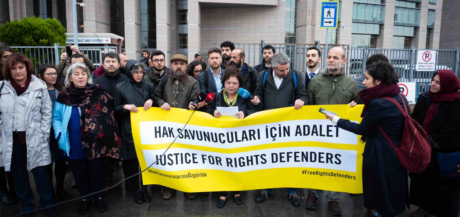 Türkiye: Halt baseless prosecutions of four prominent rights defenders