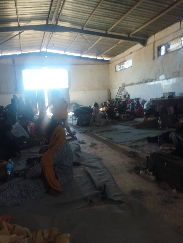 Refugiados sudaneses en un centro de detención improvisado en Asuán, Egipto. © Particular