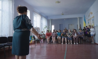 Ukraine/Russia: Teachers in Russian-occupied territories coerced to teach Russian curriculum through threats and violence 