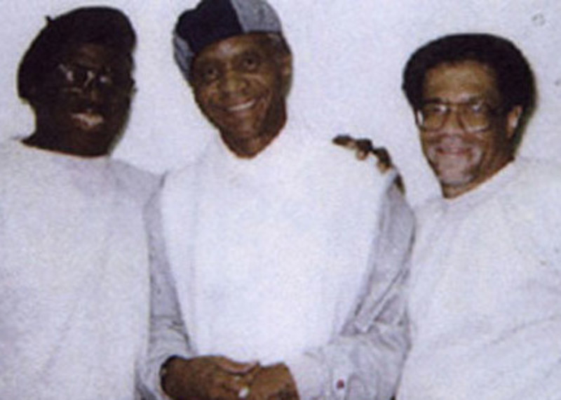 La única foto que existe de los Tres de Angola juntos: Herman Wallace (izquierda), Robert King (centro) y Albert Woodfox, prisión de Angola, Luisiana, 2001.