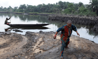 Nigeria. L’autorité de régulation doit contribuer à protéger les droits humains en s’opposant à tout conflit d’intérêts lors de l’évaluation de la proposition de vente de Shell