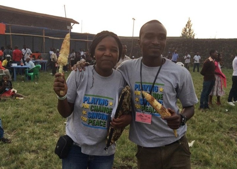 Jeunes activistes Congolais Fred Bauma et Micheline Mwendike pendant le festival Amani à Goma, RDC.