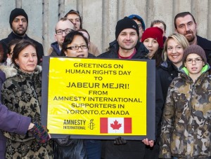 Des sympathisants d’Amnesty au Canada, mobilisés en faveur de la libération de Jabeur dans le cadre du Marathon des lettres 2013. © Amnesty International.