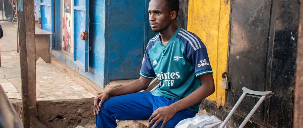 Thierno Madiou Diallo, a été blessé par balle en juillet 2020 lors d'une manifestation en Guinée par des personnes qu’il a identifiées comme des gendarmes